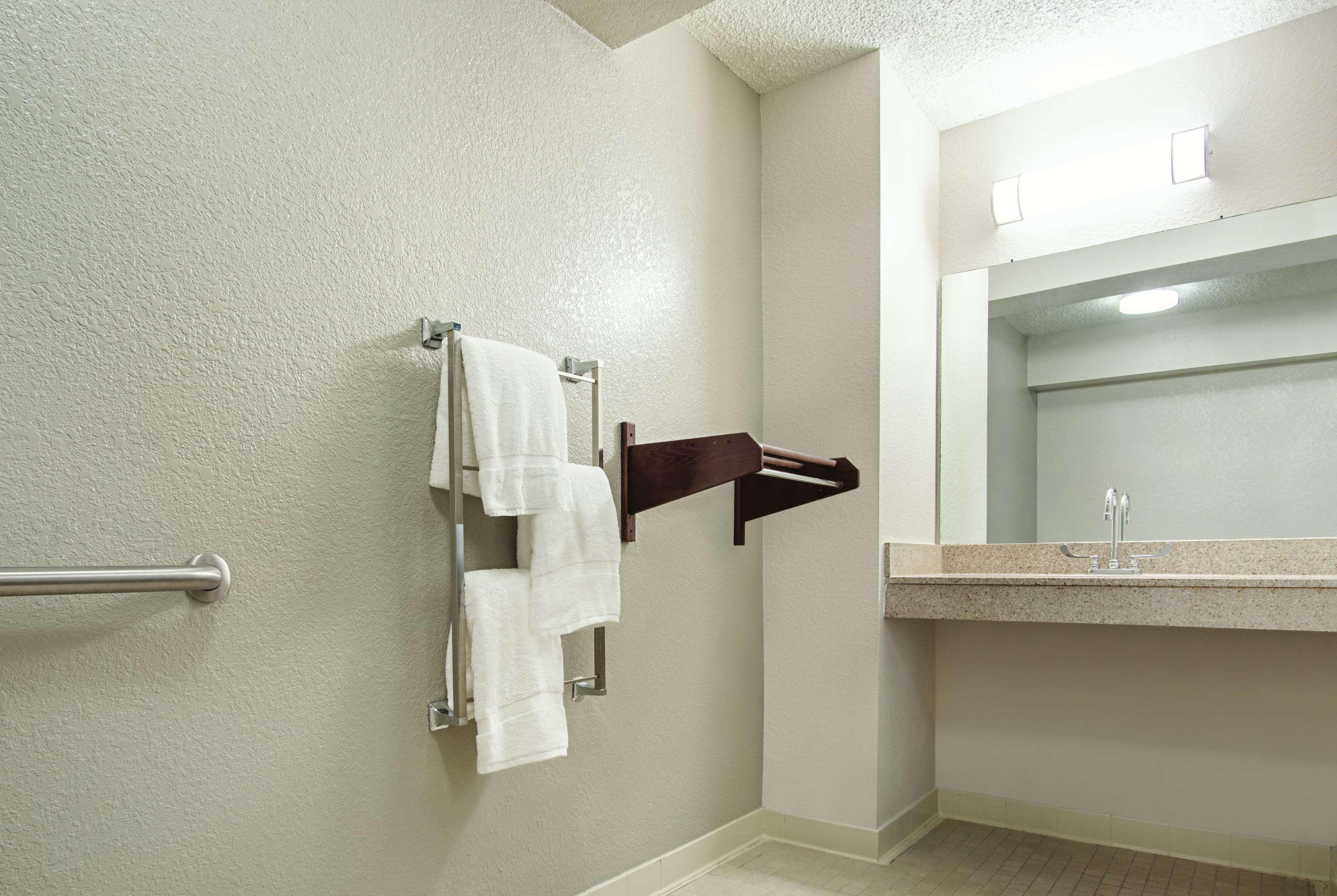 La Quinta Inn By Wyndham West Palm Beach - Florida Turnpike Экстерьер фото