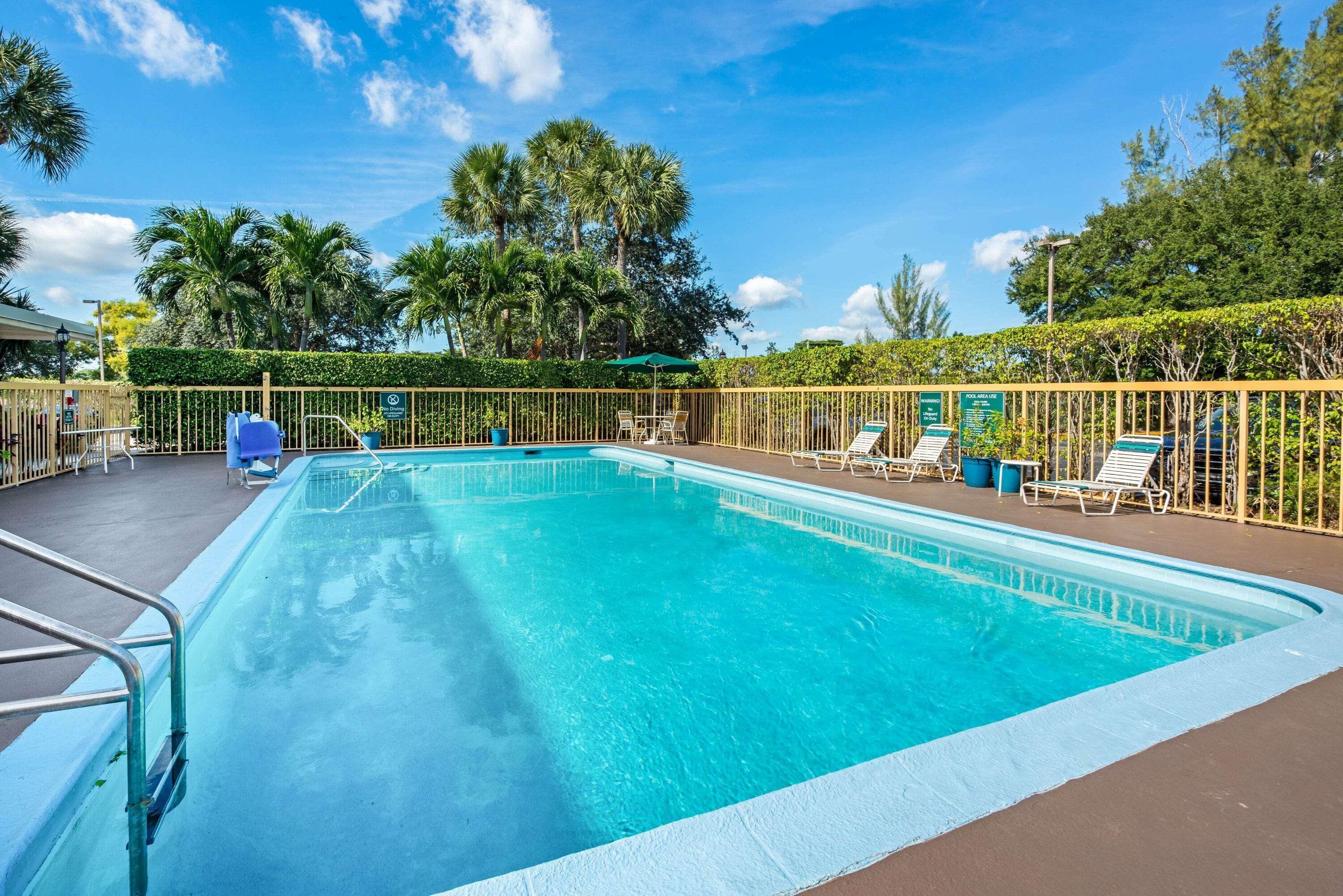 La Quinta Inn By Wyndham West Palm Beach - Florida Turnpike Экстерьер фото