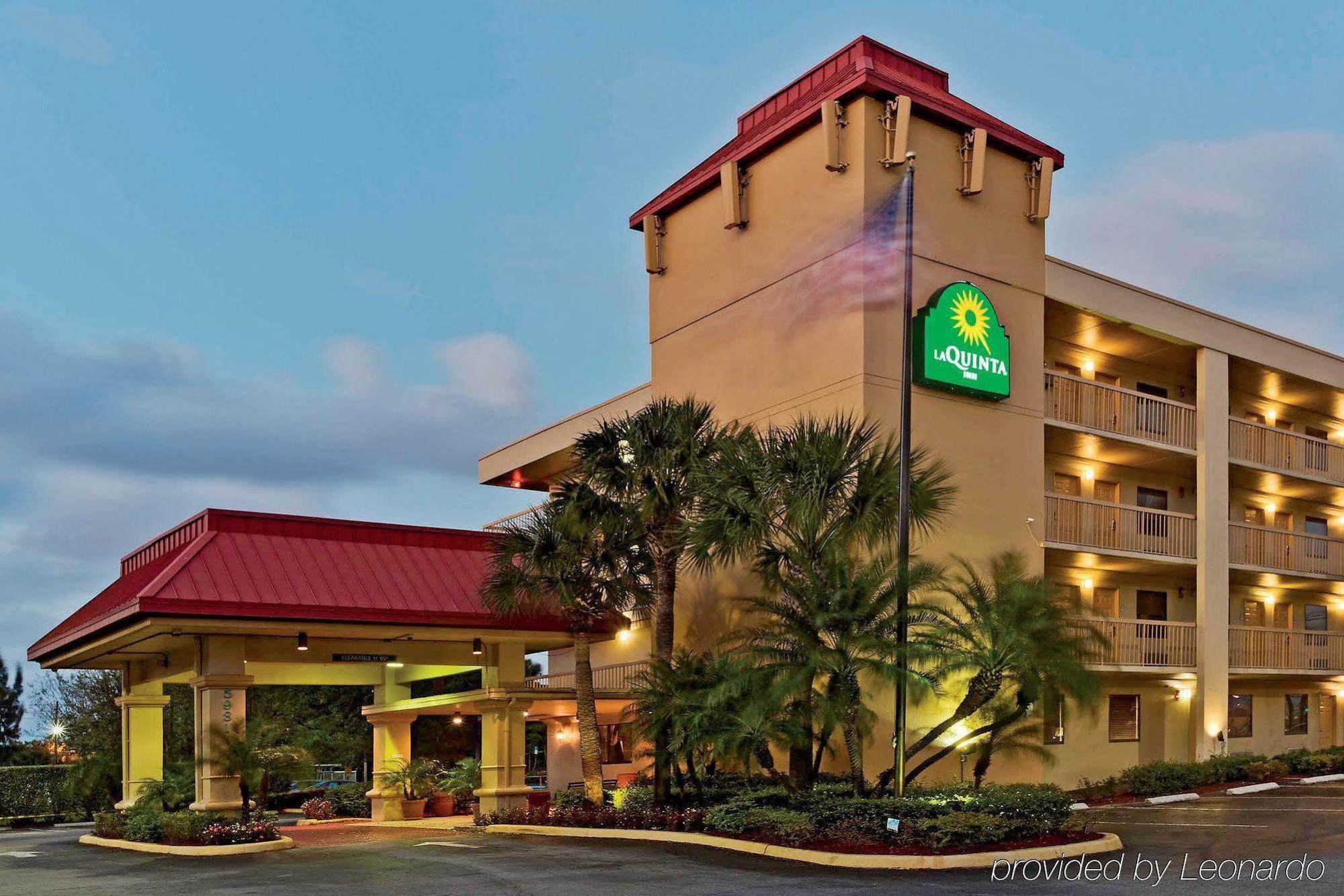 La Quinta Inn By Wyndham West Palm Beach - Florida Turnpike Экстерьер фото